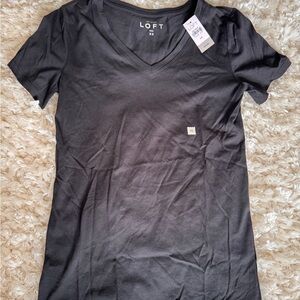NWT LOFT Women's black V-Neck Tee